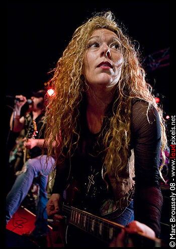 Ruyter Suys from Nashville Pussy, she is wild!