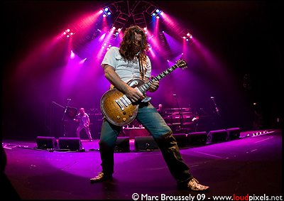 Thunder at Hammersmith Apollo, London - 11 July 2009