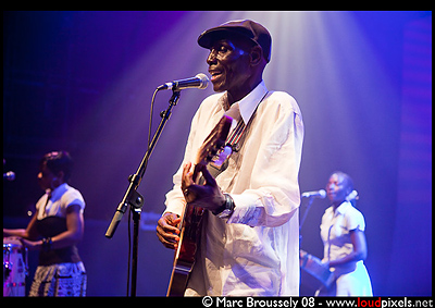Oliver Mtukudzi at Queen Elizabeth Hall, 12 September 2009