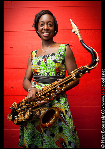 Yolanda Brown backstage at the London African Music Festival 2009