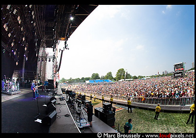 Bill Wyman and Micki Free performing at Hard Rock Calling 2010, Hyde Park, London, June 26 2010